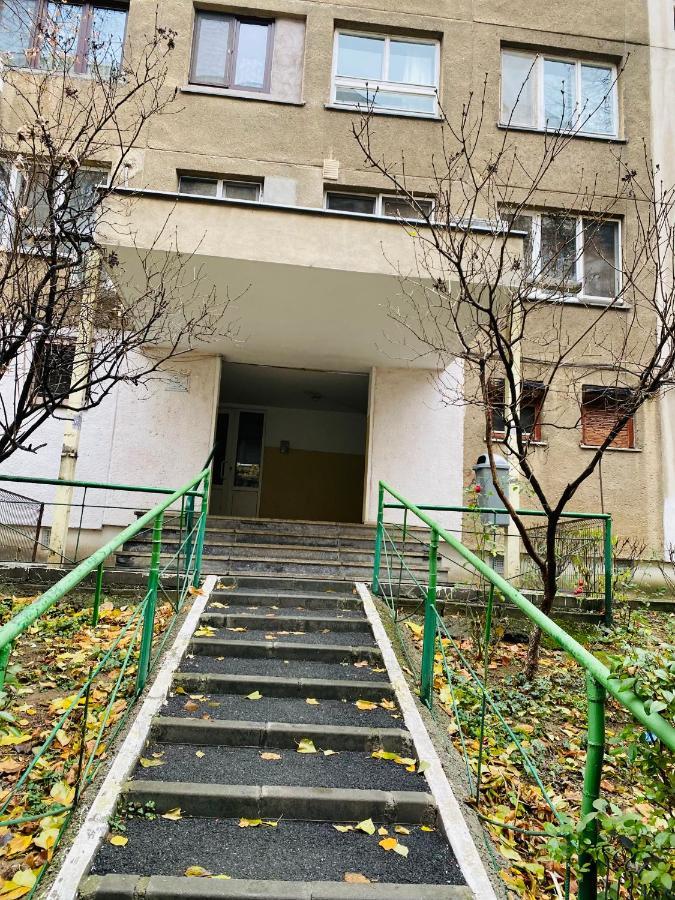 Apartamento Apartament Naty Bucarest Exterior foto